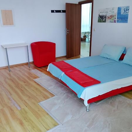 802, Spacy Apm With Sea View. Primorsko Eksteriør billede